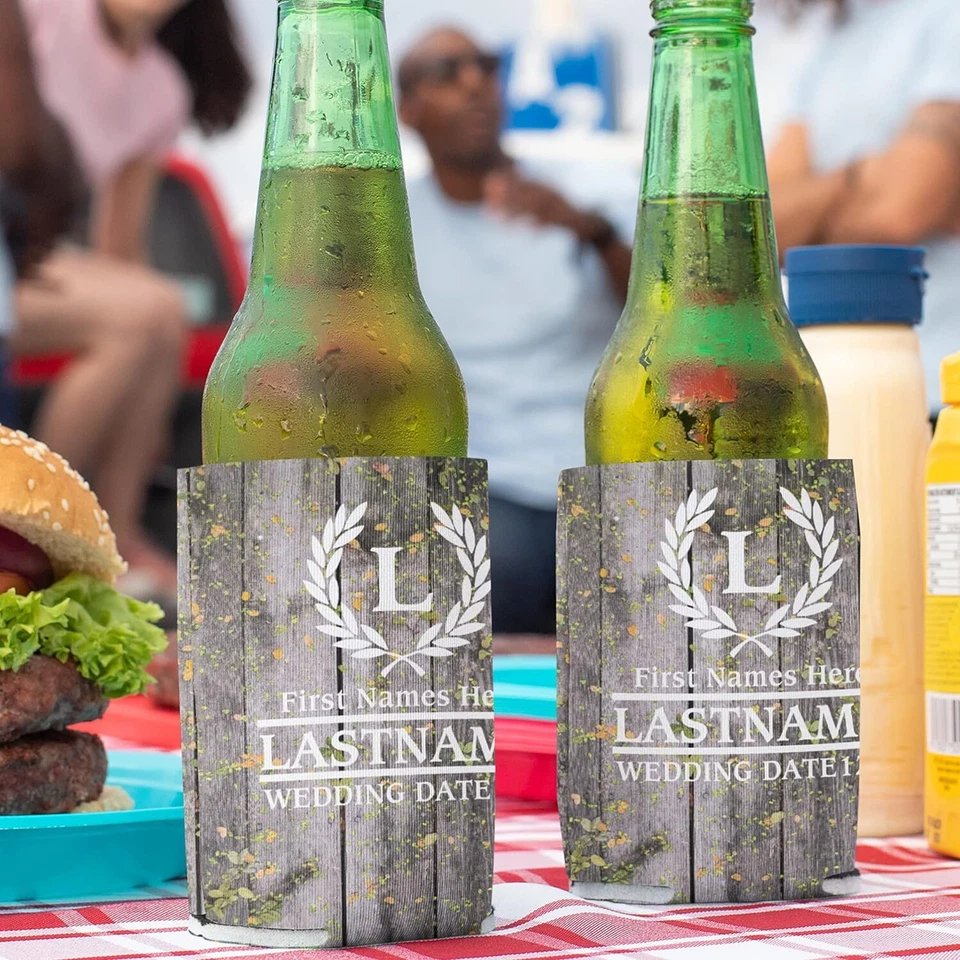 Enfriador de latas de boda personalizado - boda rústica - laurel y favorito inicial de boda Foto 2 de 4