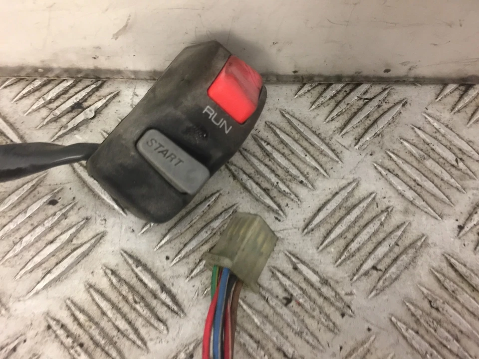 YAMAHA TDM850 TDM 850 INTERRUPTOR DIREITO ENGRENAGEM ANO 1992 ESTOQUE 399 - Imagem 2 de 2