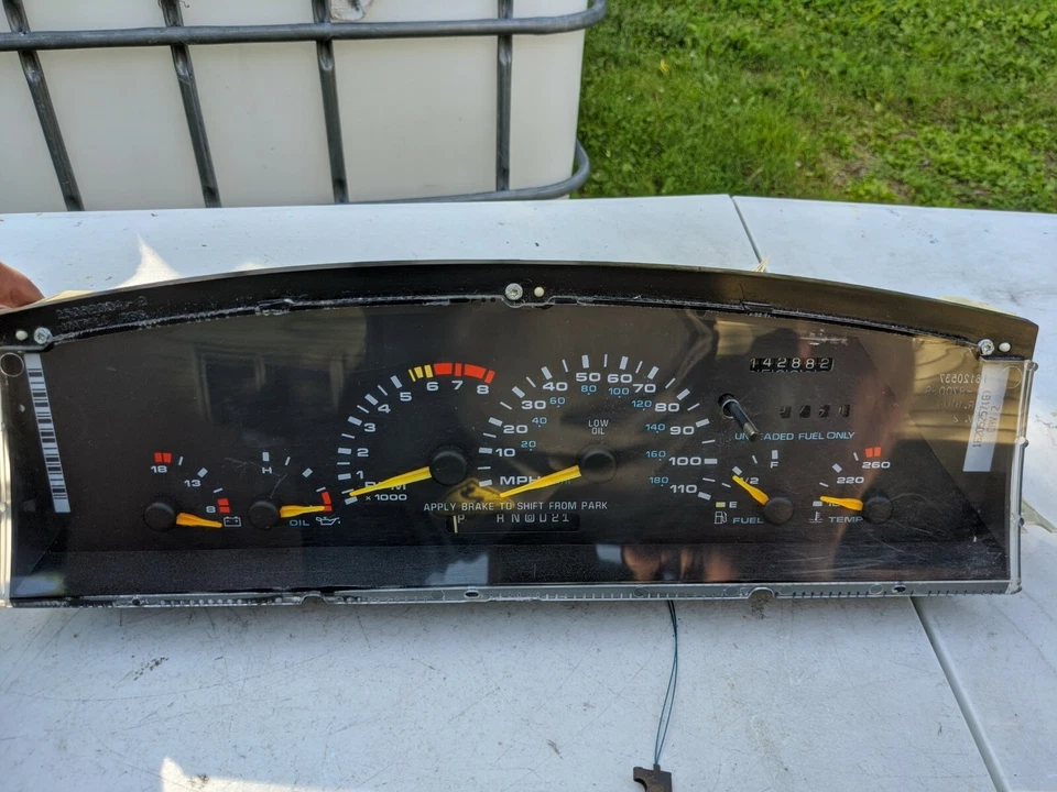96 Oldsmobile Silhouette Instrument Gauge Cluster Panel GM 16203213 - Image 2 of 4