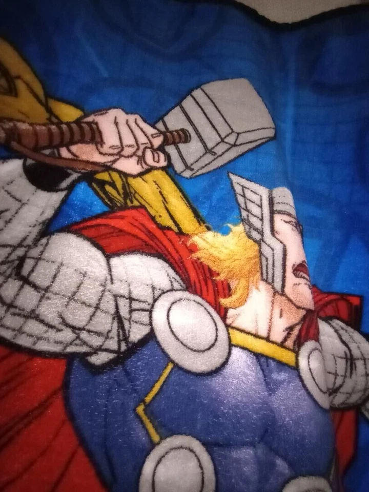 Marvel Avengers Fleece Blanket, Blue - Image 4 of 4