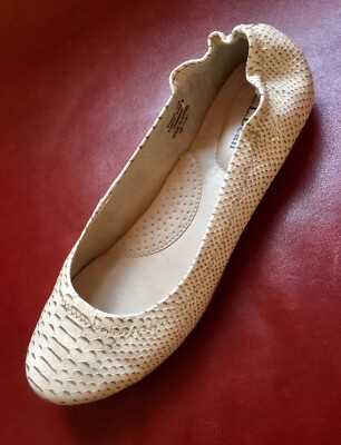 LL Bean Beige Ivory Ballet Flats Snake Pattern Brazil sz 6.5 M