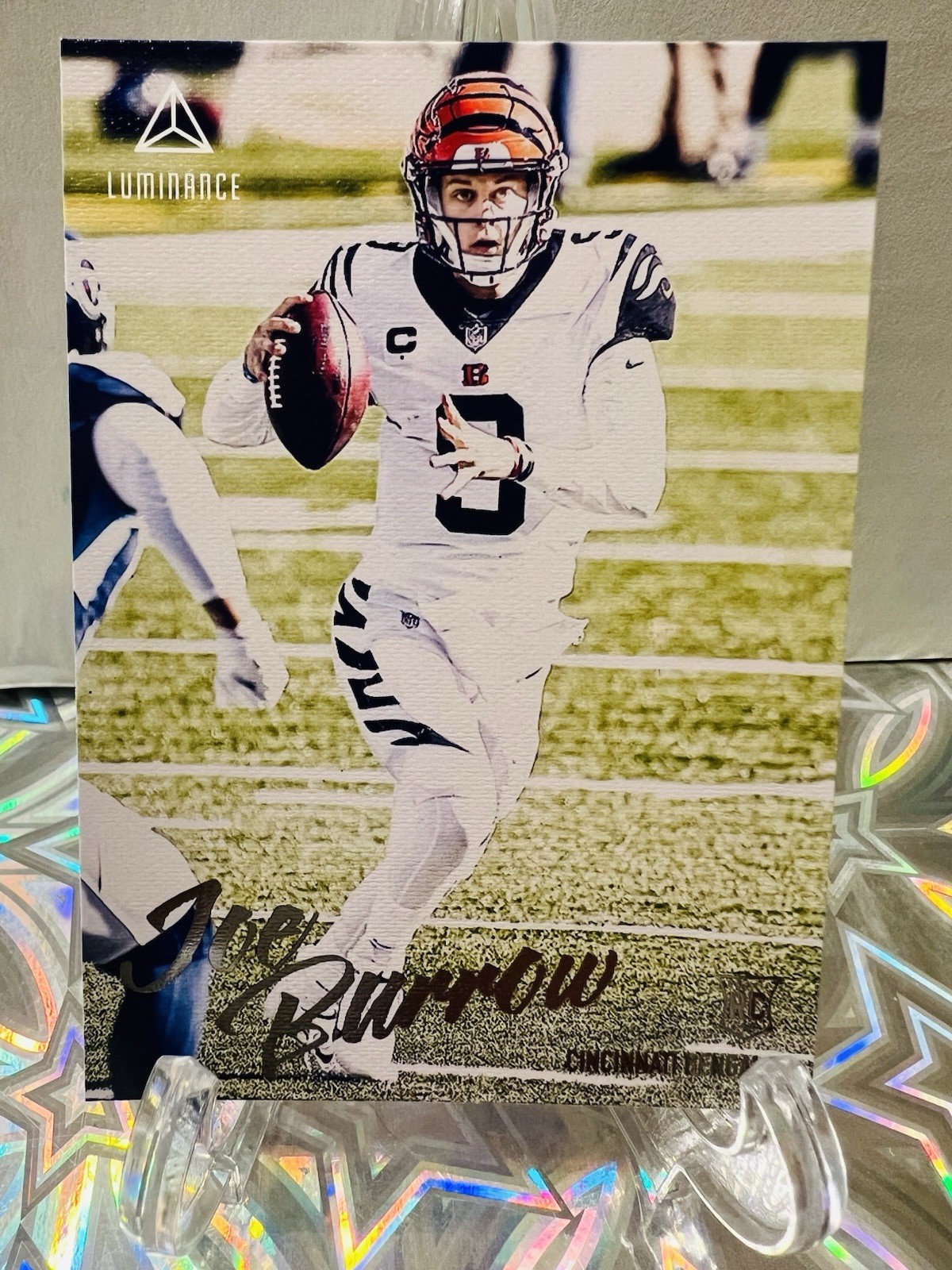 2020 Panini Chronicles - Luminance Update Rookies Joe Burrow #201 (RC)