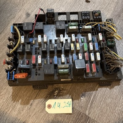 FREIGHTLINER FUSE RELAY BLOCK A06-40943-000