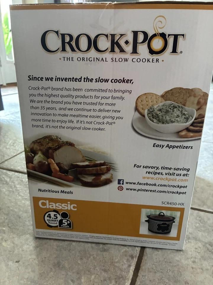 Crock Pot 4.5 Quart Manual Slow Cooker Damask Pattern Black & White SCR450-PT - Image 4 of 4