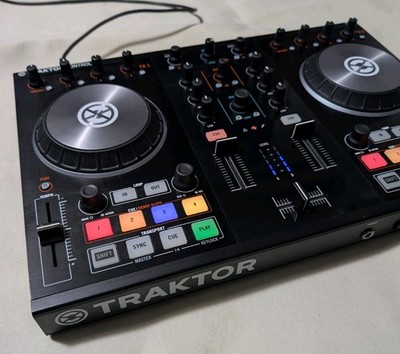 Native Instruments Traktor Kontrol S2 MK2 DJ Controller  Mixer HQ Audio Interfa