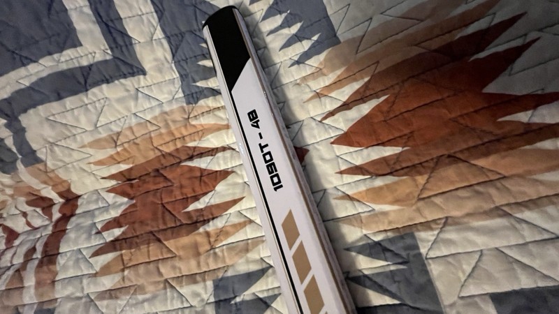 Warrior Products 1090T-4B Wood Right W05 Golden Knights Hockey Stick White