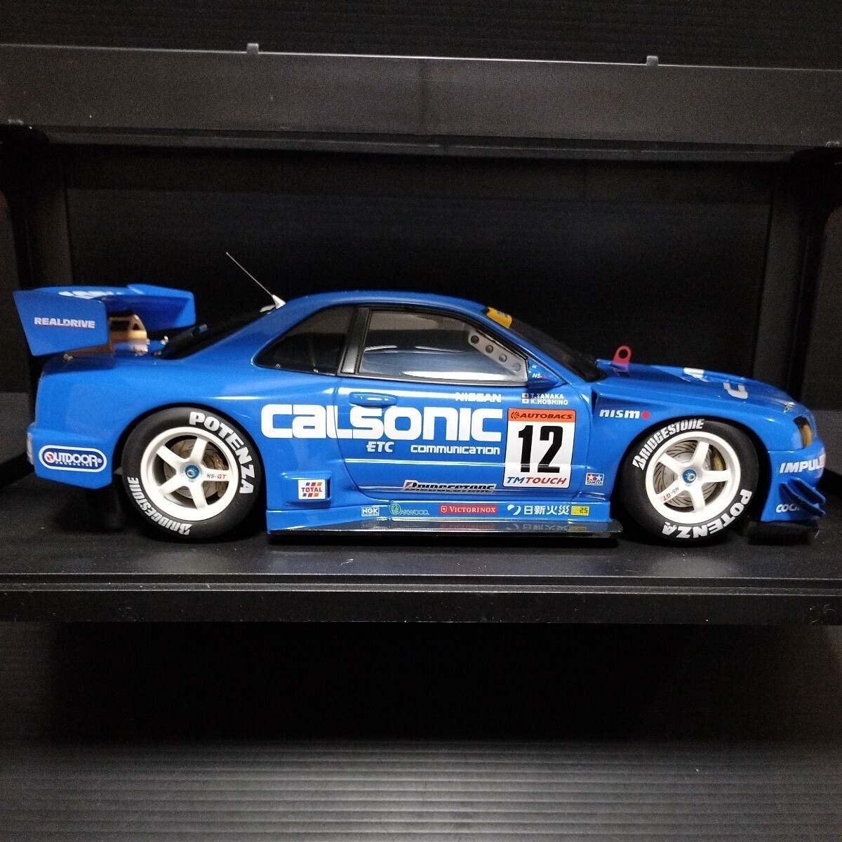 1/18 AUTOart Nissan Skyline JGTC 2002 Calsonic #12 Blue w 1/18 AUTOart Nissan Skyline JGTC 2002 Calsonic #12 Blue w