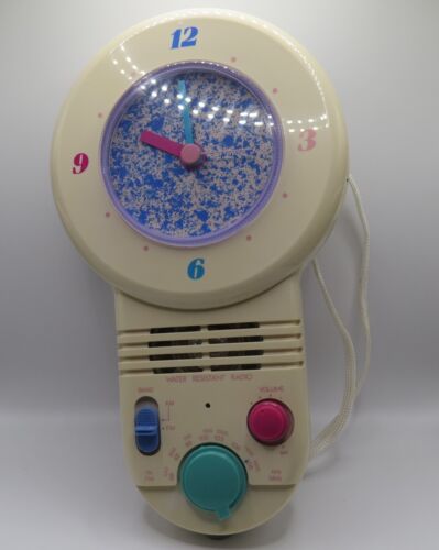 1990's Shower Radio Clock Radio Requires Attention Prop see description Rare  - Afbeelding 1 van 11