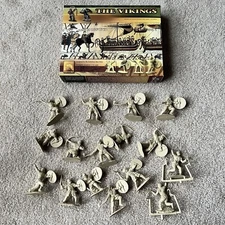 Conte Collectibles.  The Vikings.  A boxed set of 16 Vikings. WAL009 Set 2