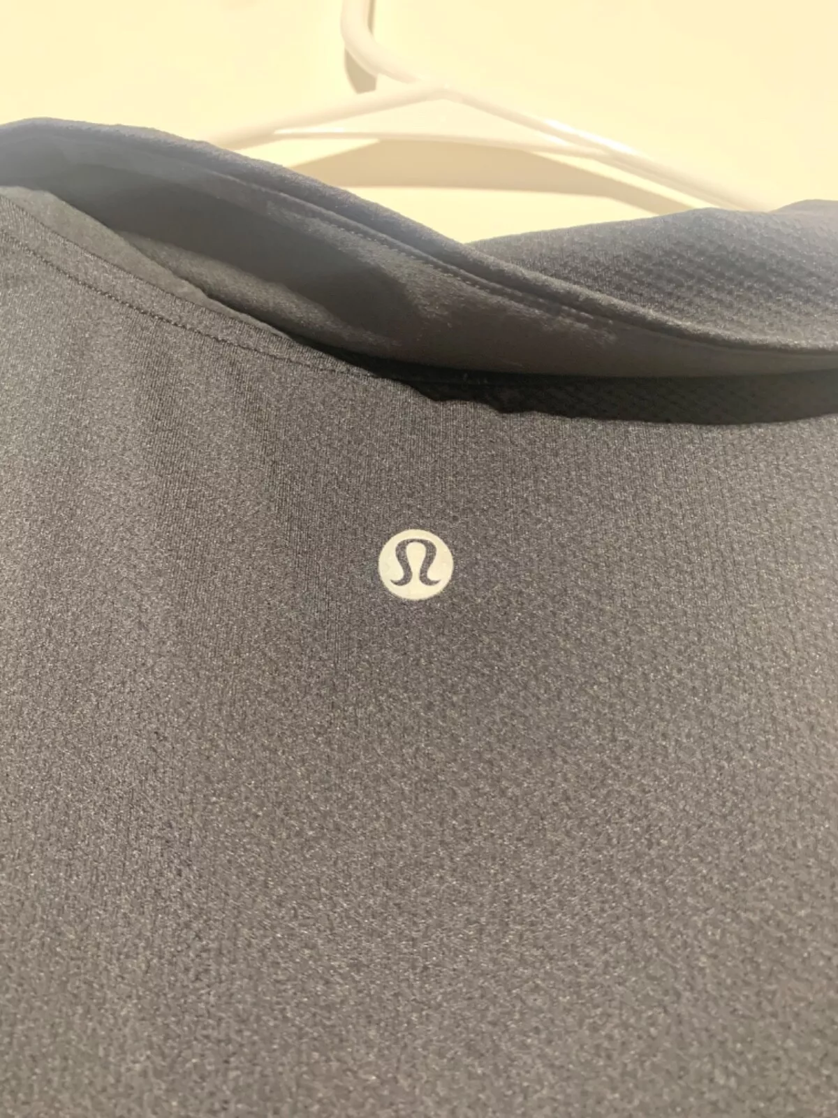 lululemon quick-dry sleeveless curved hem no size dot shirt