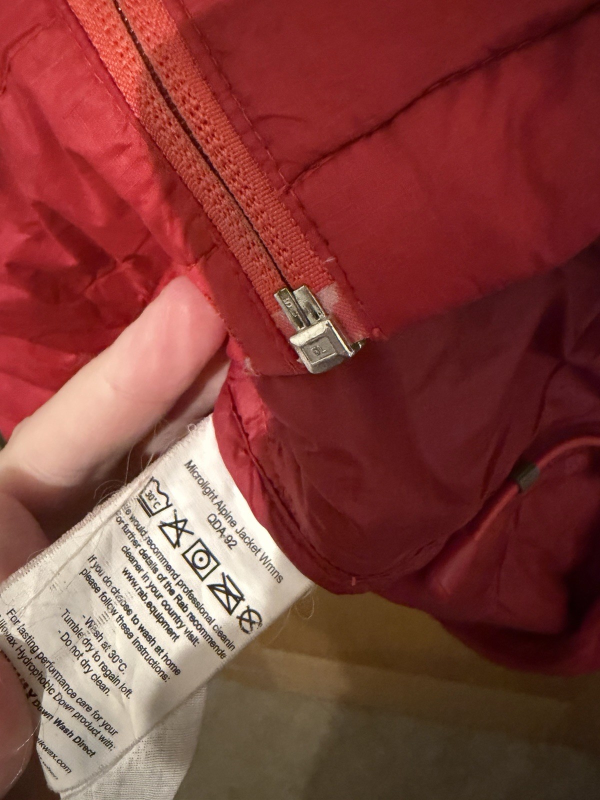 Rab Women’s Microlight Alpine Jacket Medium 10 Re… - image 6