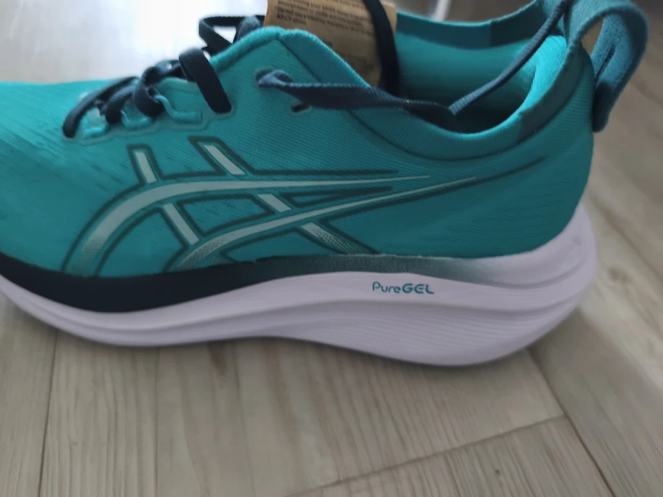 Asics Nimbus 27 Herren Laufschuhe 42 Neu Mit Etikett  - Bild 3 von 4