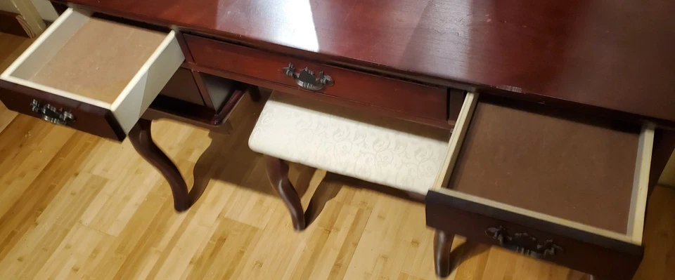 Vanity Table/Desk w 5 Drawers, Tri-Fold Mirror, Stool - Cherry Toned, Very Nice - Image 4 of 4