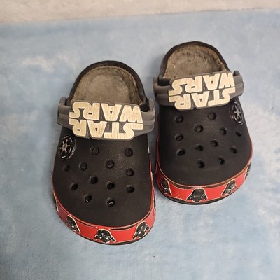 DISNEY STAR WARS DARTH VADER GLOW IN DARK LINED CROCS CLOG SHOES BOYS C8/9