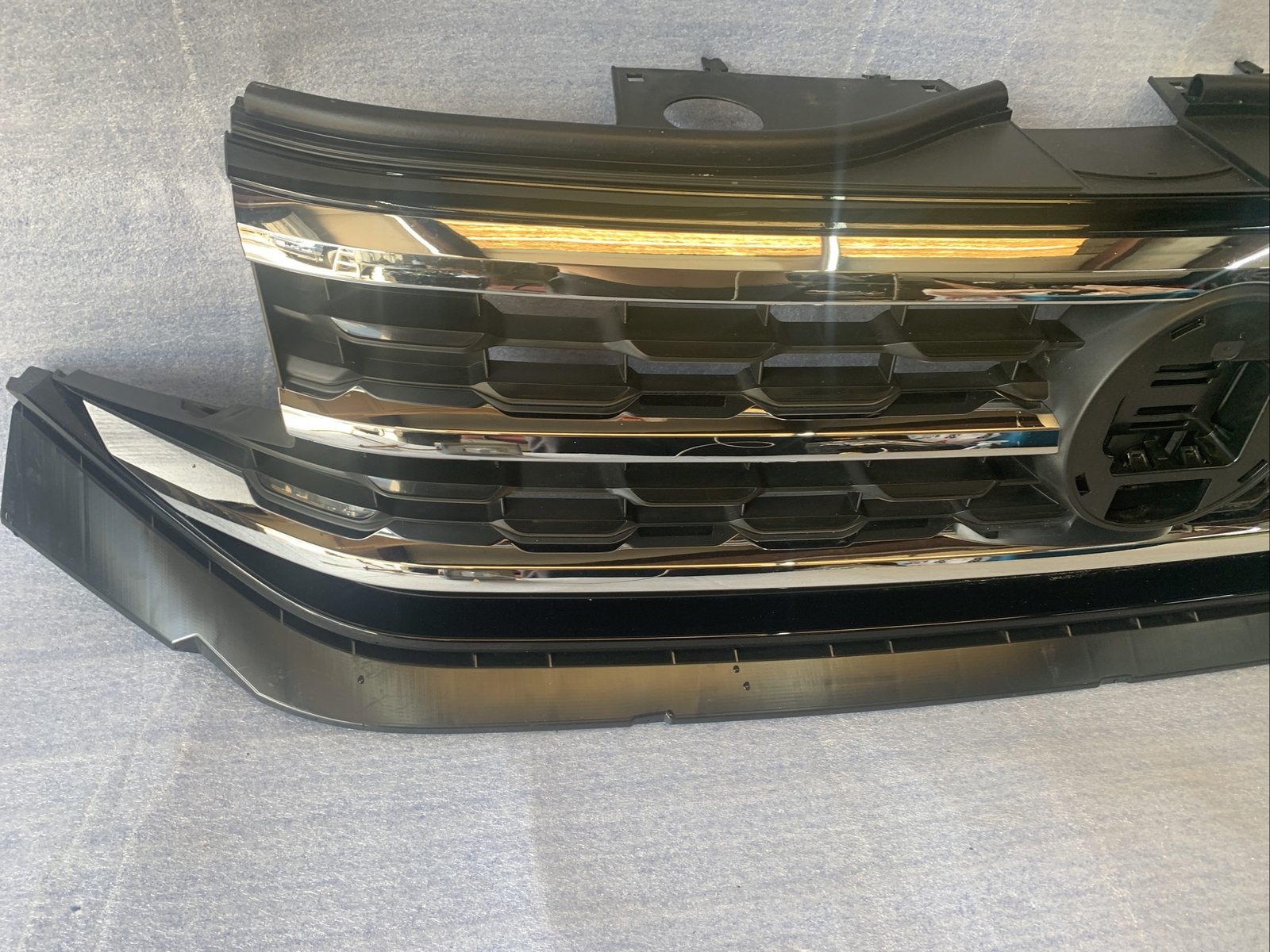 2020 2021 Volkswagen Atlas Front Grille 3CM853653 OEM | eBay