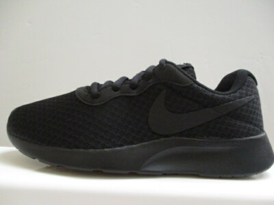 nike tanjun trainers size 6