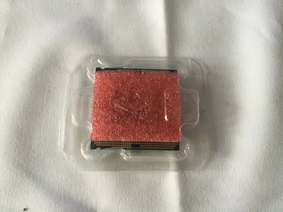 INTEL XEON QUAD CORE PROCESSOR E3-1240LV5 2.10GHZ - Image 2 of 2