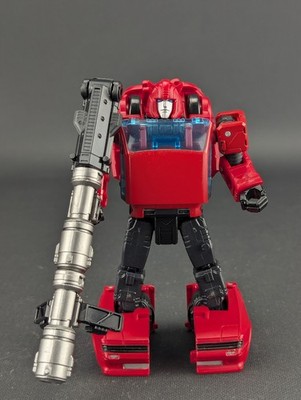 Transformers Earthrise Cliffjumper complete Hasbro WFC Generations Deluxe Class