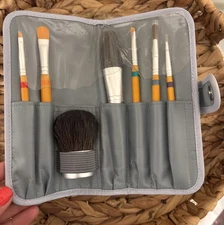 New Lauren Hutton Good Stuff 7 Piece Professional Make Up Brush Set Gray Pouch
