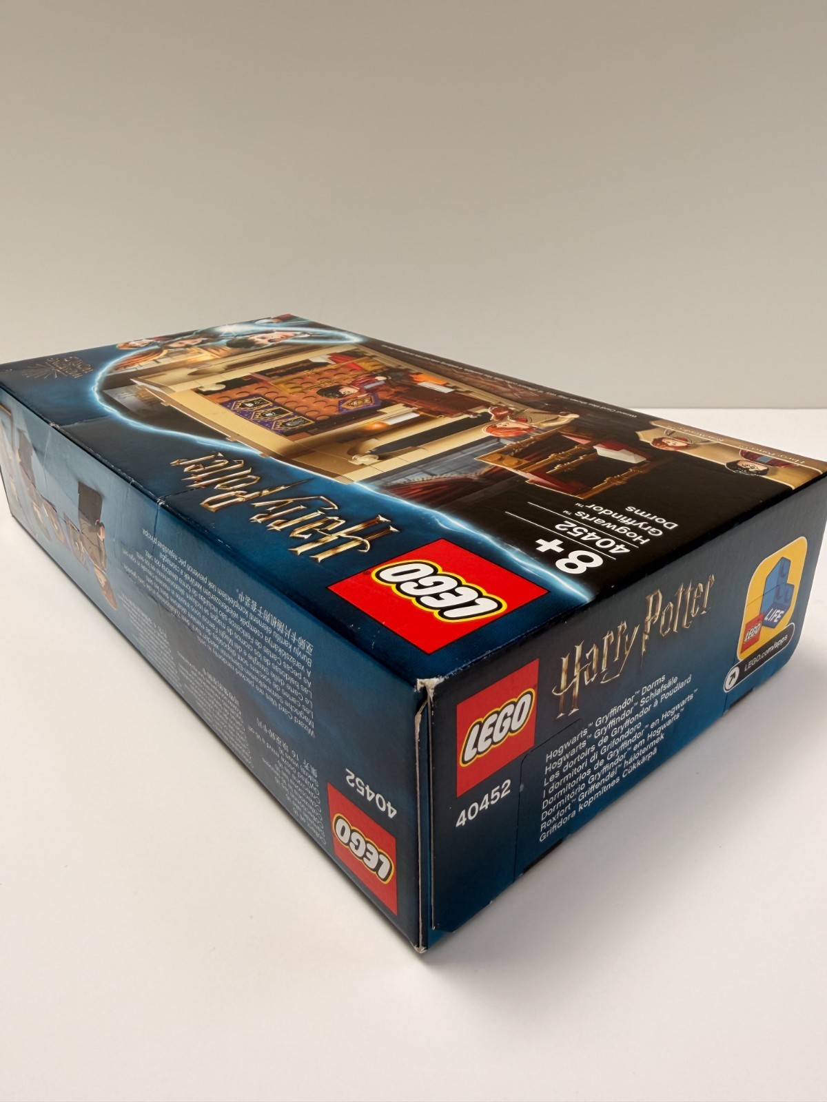 LEGO Harry Potter: Hogwarts Gryffindor Dorms (40452) - GWP