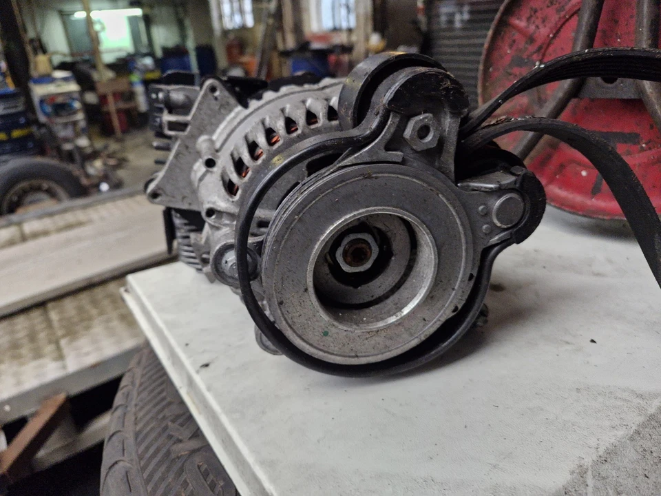LAND ROVER & DISCOVERY JAGUAR  2.0 DIESEL ALTERNATOR K8D2-11A240-AC 2019-2024 - Image 2 of 4