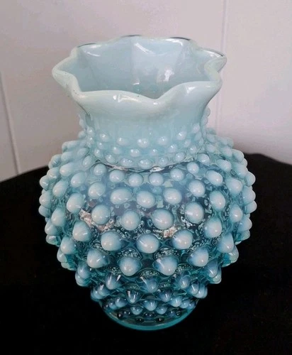 Fenton 5.25" Art Glass Vase 🌿 Blue Hobnail Opalescent 🌿 Mint