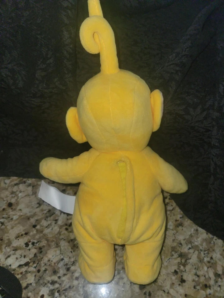 Фигурка желтой плюшевой куклы Teletubbies 11 дюймов Jumping Laa Laa  - Изображение 2 из 3