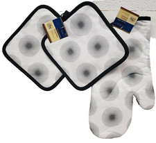 3 pc PRINTED KITCHEN SET: 2 POT HOLDERS 1 JUMBO OVEN MITT, BLACK CIRCLES, GR