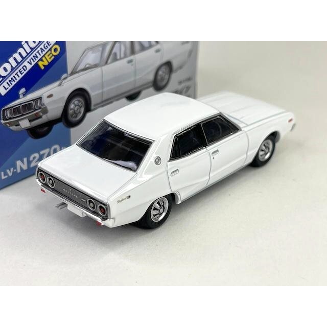 Tomica Limited Vintage NEO LV-N270b Nissan Skyline 2000GT 74