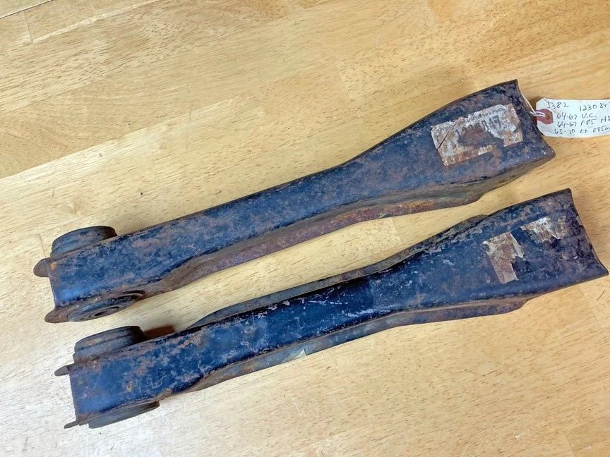 NOS 1964-70 Oldsmobile F85 Vista Cruiser Rear Upper Control Arms 1230847 - Image 3 of 4