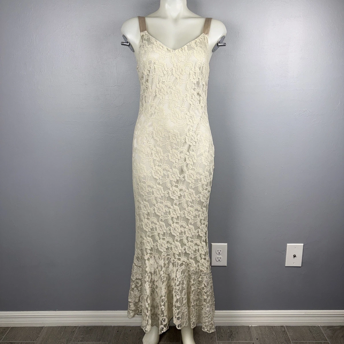 lace ivory wedding dress Ivory strapless lace wedding dress with tulle skirt, 6 weeks / 16 main image 0