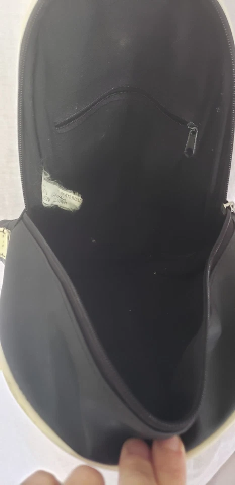 Mochila de dispositivo de transporte Bongo. Blanco y negro. Foto 4 de 4