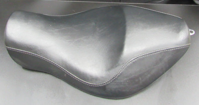 Harley '04-'06 Sportster XL883 solo seat, nice shape, used
