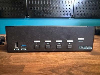 [Used] Level 1 Techs Dual Monitor Displayport 1.4 USB3 5Gbps Four Computer KVM
