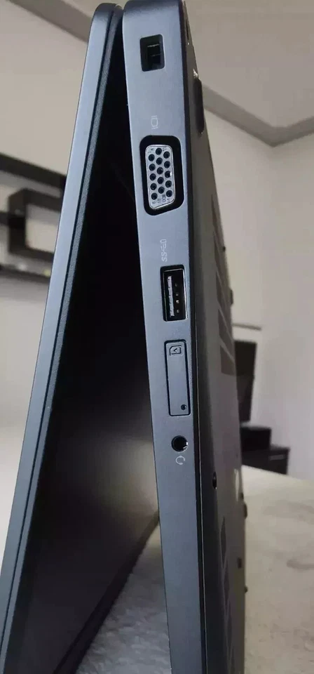 DELL Latitude Intel Core I5-6th - 15.6" HD  256 GB SSD 8 GB RAM  WIN 11 PRO - Immagine 3 di 4