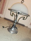 Lampe de table métal argenté design XXe siècle avec abat-jour dôme blanc