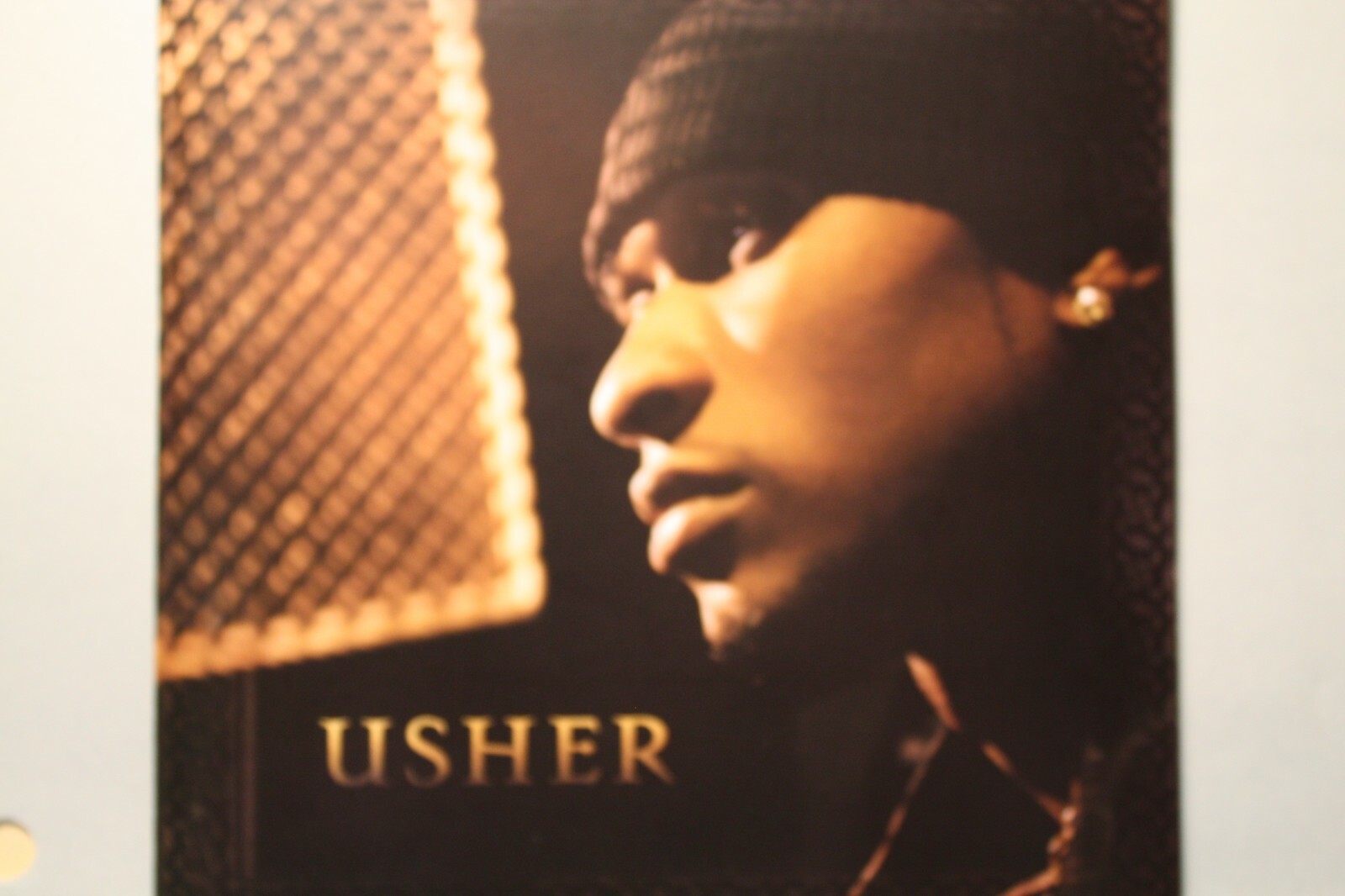 USHER "CONFESSIONS" CD (ARISTA 2004) Acceptable Con'd & Ships Free