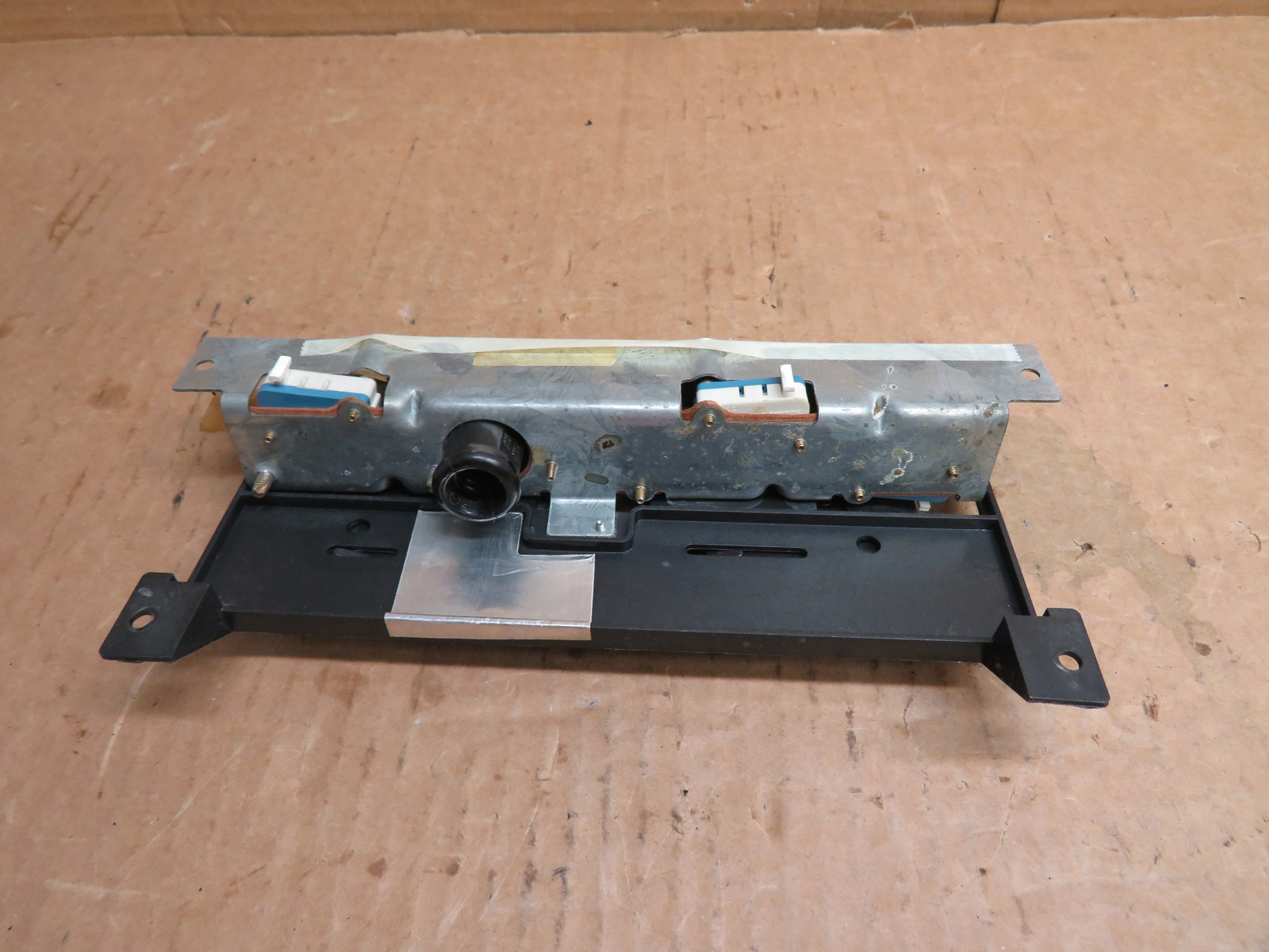 Whirlpool Refrigerator Switches on Bracket Part # 2147163 313125 2147164