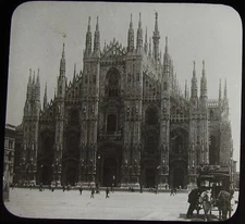 Glass Magic Lantern Slide FRONT OF MILAN CATHEDRAL C1910 HISTORIC PHOTO ITALY