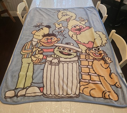 Sesame Street Favorite Characters Throw Blanket Sesame Street Blanket Elmo - Picture 3 of 4