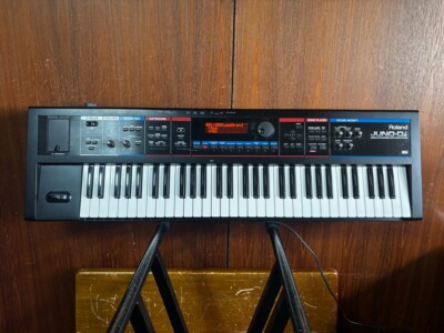 Roland Juno-Di Portable 61-key Mobile Synthesizer w/ bag power