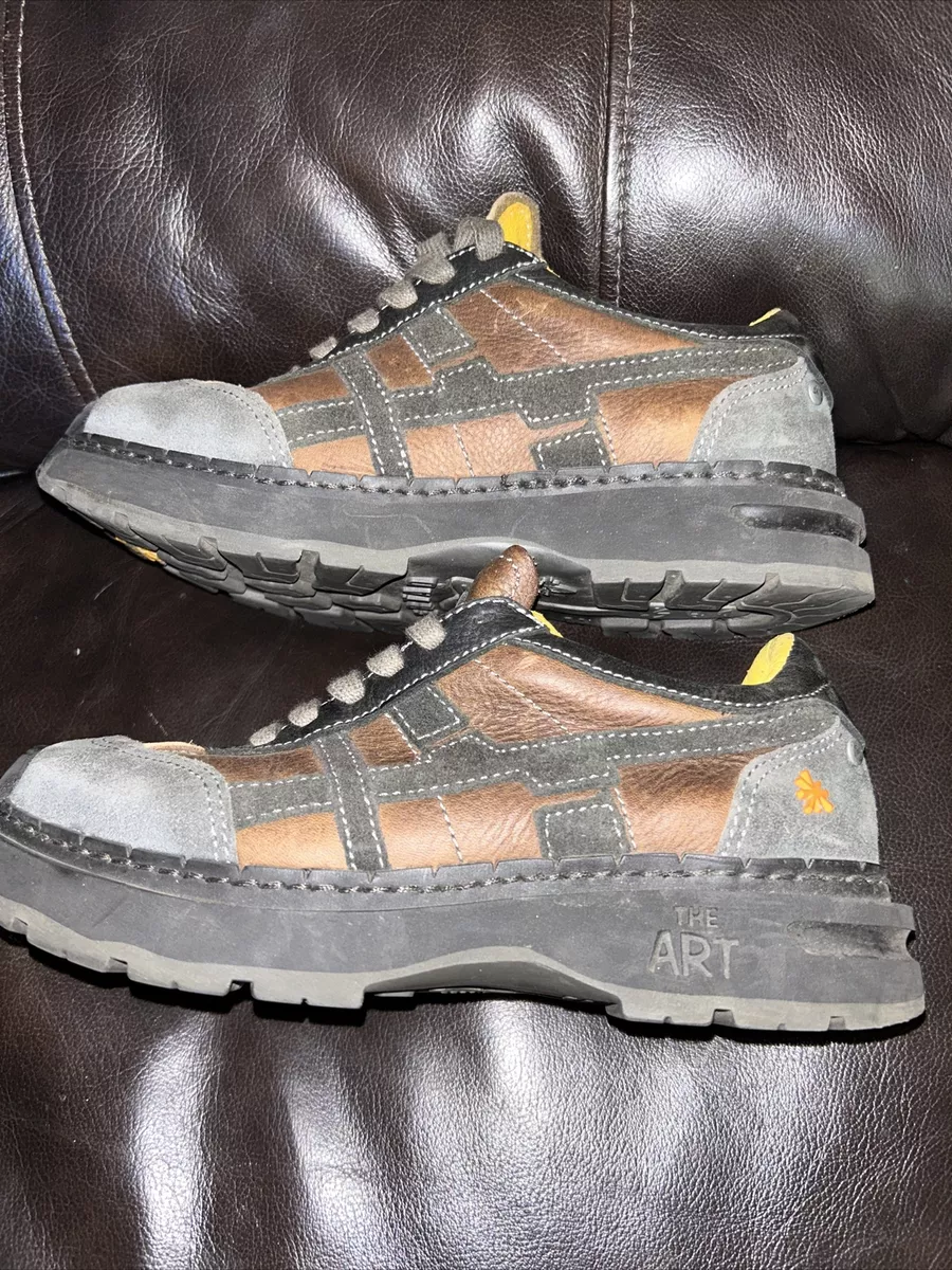 The art shop shoe company