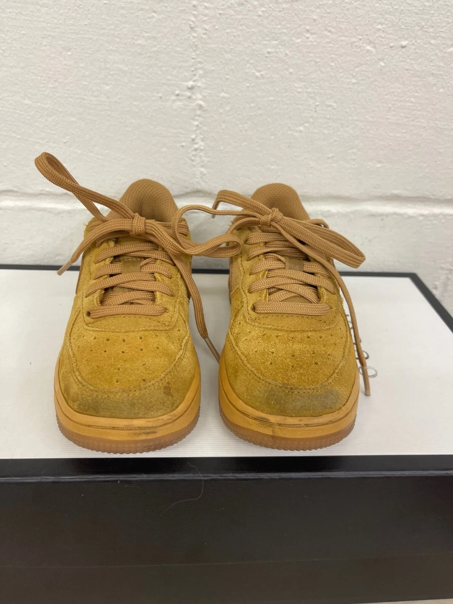 Nike air force 1 mustard clearance suede trainers with gum sole