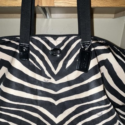 バッグ COACH SIG ZEBRA TOTE BAG PURSE SATCHEL Coach Zebra Print Tote with Pouch, Double Handles, Zip Closure