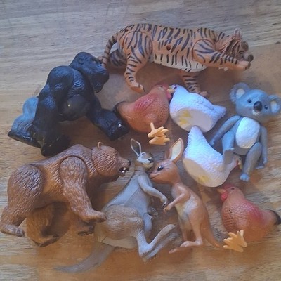 Lot of Safari and Farm Animals Gorilla Bear Kangaroo Tiger Koala Rooster Chicken