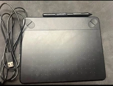 Wacom Black Small Intuos Art Pen and Touch Tablet CTH490AK