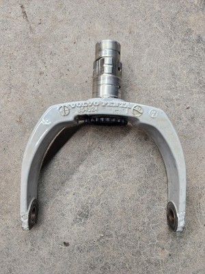 Volvo Penta 854924 Square shaft steering fork Dp-C Dp-c1 Dp-D1 Dp-E DUO PROP 290