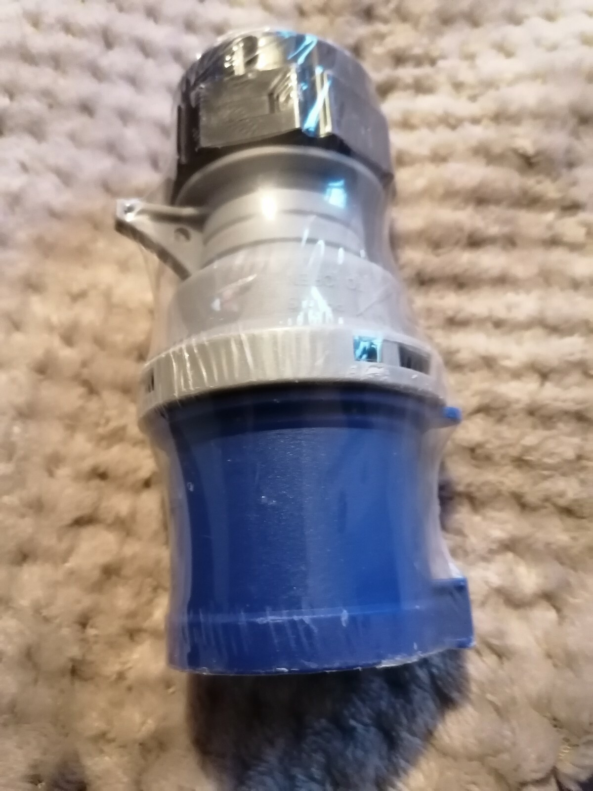 Europa Components 16Amp 240V Ceeform IP44 Plug and Socket for Caravan ...