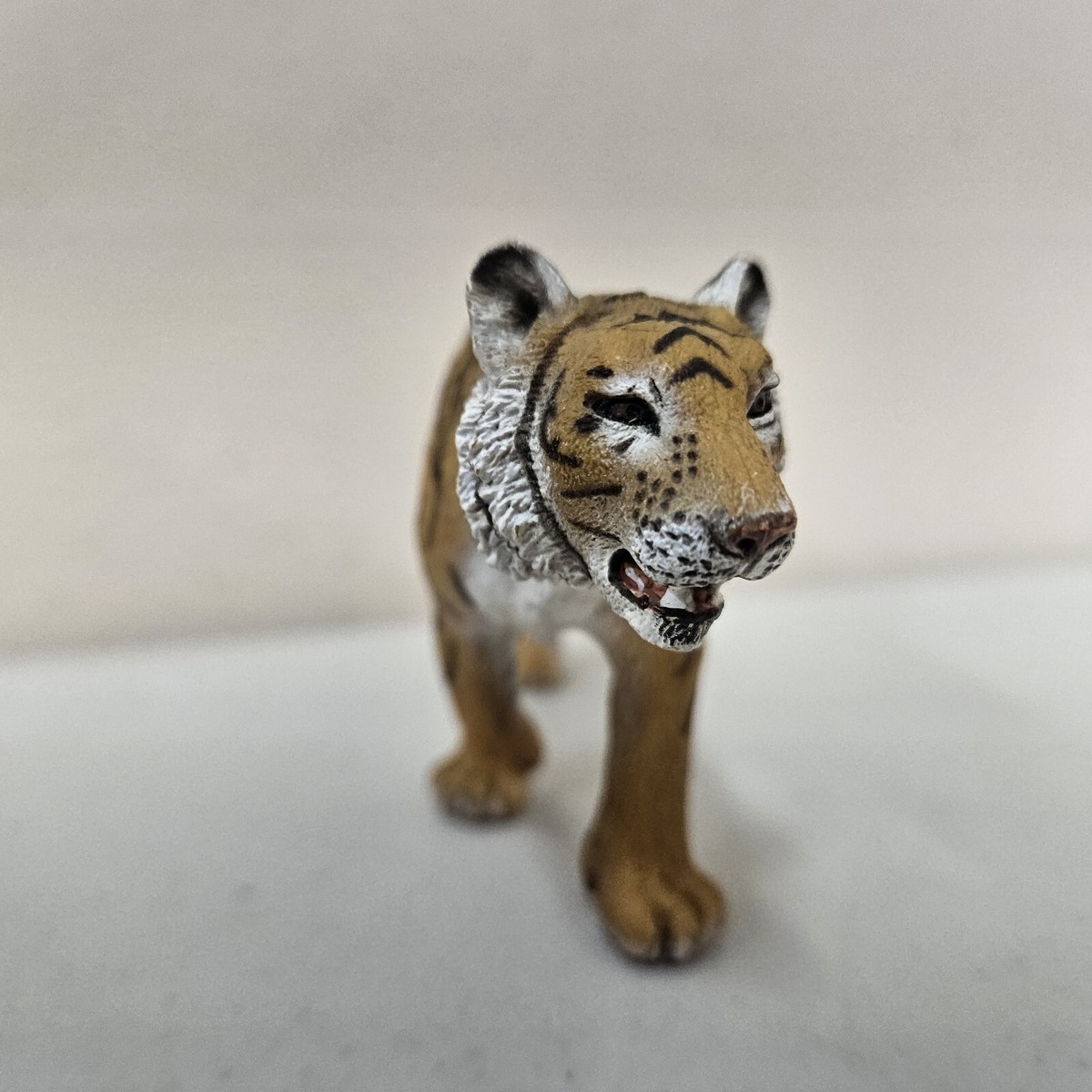 Schleich ORANGE SIBERIAN TIGER ADULT Wildlife Safari Figure 2007