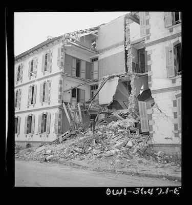 Photo:Earthquake Damage Destroyed Building 1930s-1940s Rubble Collapse